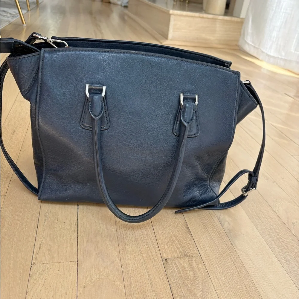 Michael Kors Black Leather Shoulder Bag - Picture 2 of 6